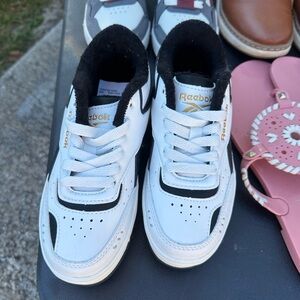 13T Reebok Sneakers NWT